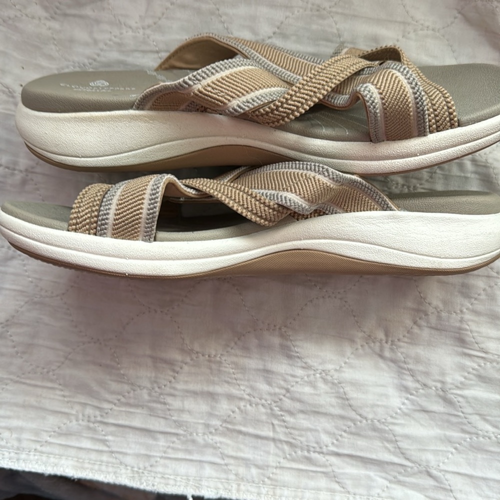 Cloudsteppers by Clark size 8 - Picture 2 of 3